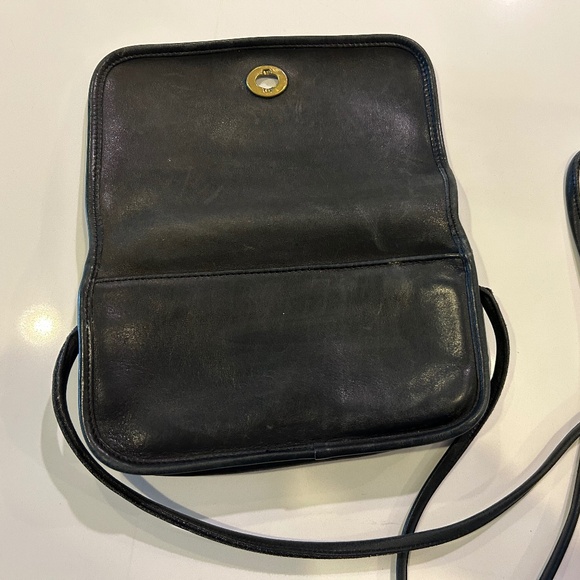 Vintage Coach Leather Shoulder Bag - Picture 4 of 9